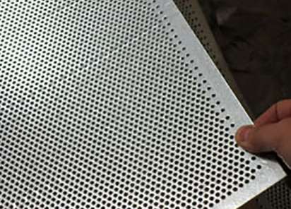 不銹鋼沖孔網(wǎng)在篩分中的作用 不銹鋼沖孔網(wǎng)在篩分中的作用